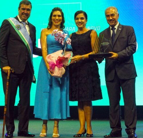 Por excelência e comprometimento, Reinaldo Azambuja recebe Troféu Pilares do MS