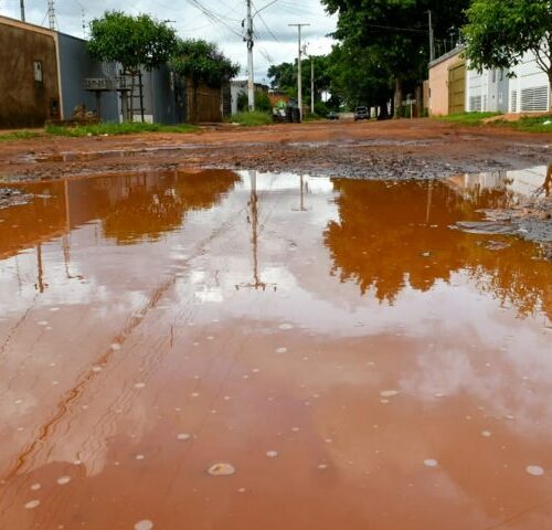 Governo do Estado lança licitação para asfaltar ruas da Moreninha IV. Saiba mais.