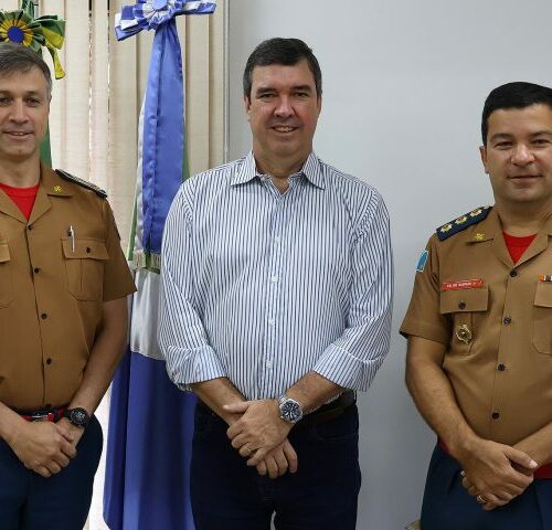 Governador dá posse ao novo comandante e subcomandante do Corpo de Bombeiros. Saiba mais.