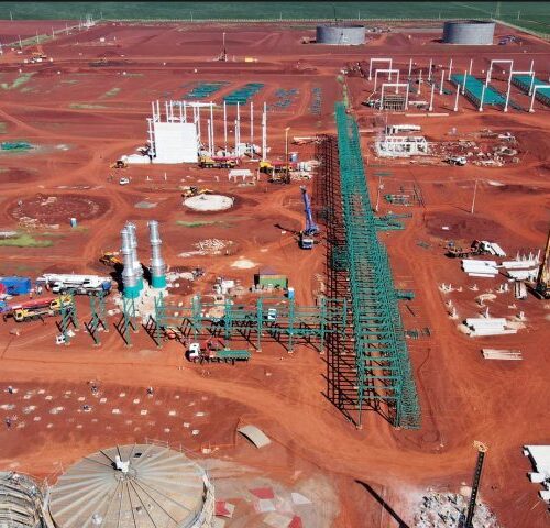 Obras da usina de etanol em Maracaju avançam e operações devem começar até o final de 2023.