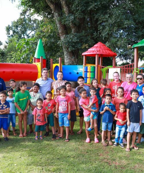 Em ação integrada, a Prefeitura de Maracaju oferece serviços ao cidadão e entrega moderno Parque Infantil para comunidade de Vista Alegre.