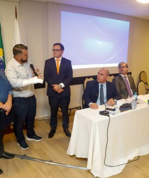 Colégio de Presidentes presta homenagem póstuma a Anísio Ziemann