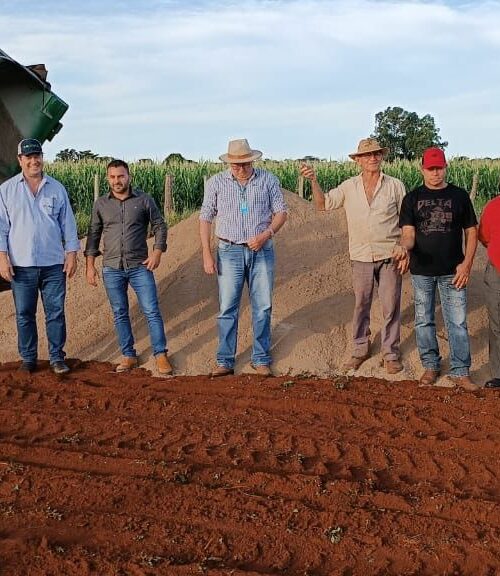 Prefeito Lucas Foroni lança programa FERTIBRILHANTE, distribuindo 25 toneladas de calcáreo a Agricultura Familiar