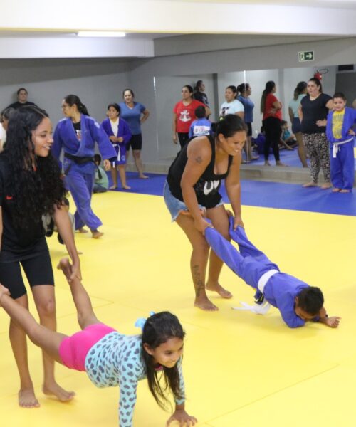 Instituto Pequeno Cidadão e Projeto Judô Para Todos realizou aulão especial de Judô em comemoração ao Dia das Mães