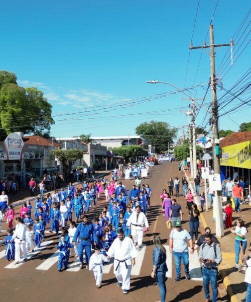 Desfile Cívico fecha programação de aniversário de Maracaju