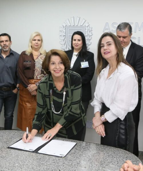 Mara Caseiro faz o lançamento do 1º Concurso Estadual de Redação da Escola do Legislativo