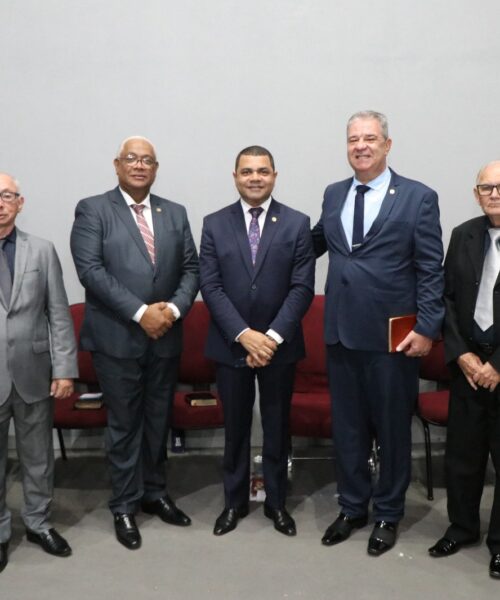 Mensagens de Paz e Gratidão: CGADB e COMADEMS Celebram com a Igreja de Maracaju no Aniversário do Pr. Jacob e Miss Eunice