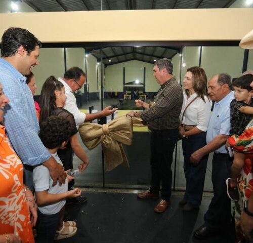 Na inauguração de escola com apoio do Governo, obra na MS-289 é anunciada em Amambai