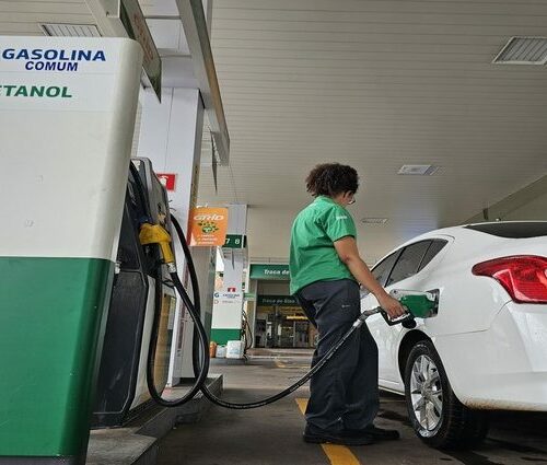 Etanol e gasolina aditivada tem maior variação de preço em abril, aponta pesquisa