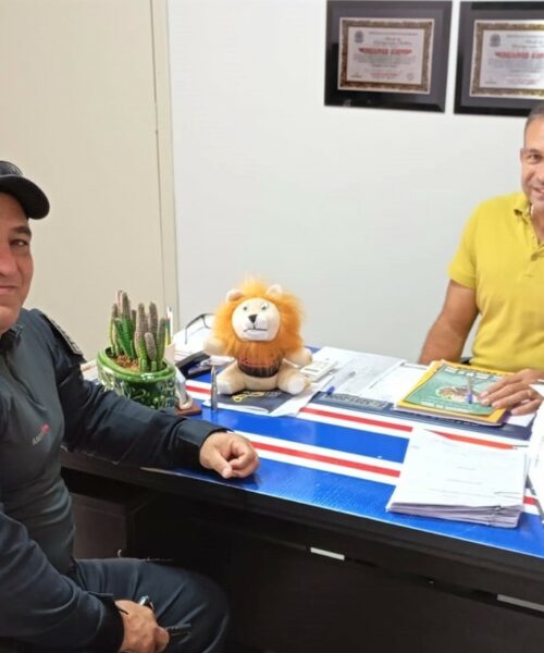 Presidente da Câmara Municipal de Jardim reafirma parceria com o PROERD em visita do Sargento PM André Rios.