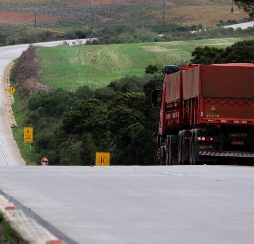 Governo de MS inova com 1ª rodovia de concreto para atender setor produtivo e melhorar segurança viária