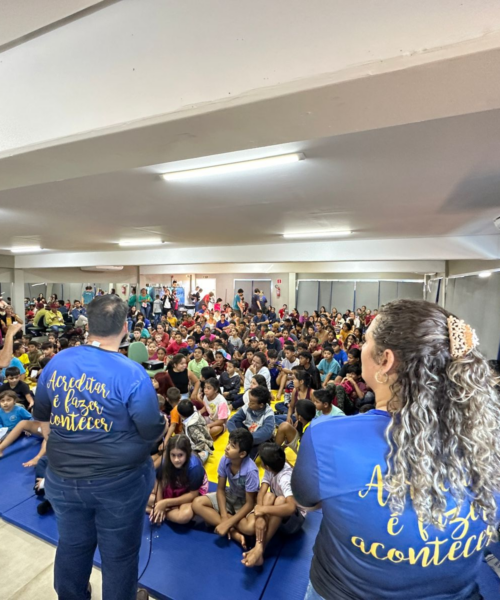 Instituto Pequeno Cidadão promove tarde de cinema e alegria para crianças na Arena Maracaju.