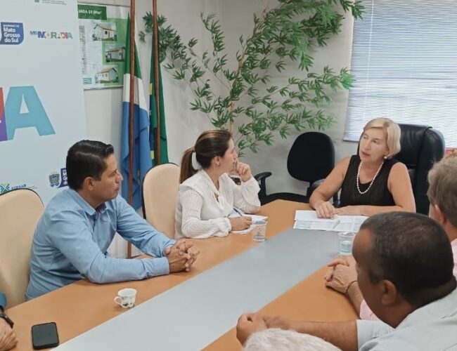 Prefeito eleito de Vicentina, Cleber Dias, discute novos projetos de habitação na AGEHAB