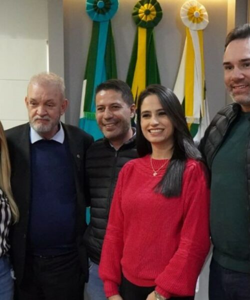 Deputado Geraldo Resende fortalece saúde de Vicentina com entrega de ambulância semi UTI
