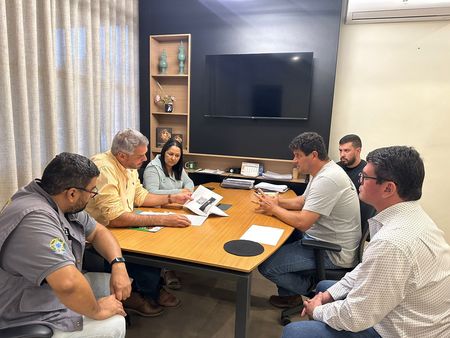 Reunião entre vereadora Edilaine Tavares e prefeito Rodrigo Basso avança regularização da Ocupação Jatobá em Sidrolândia