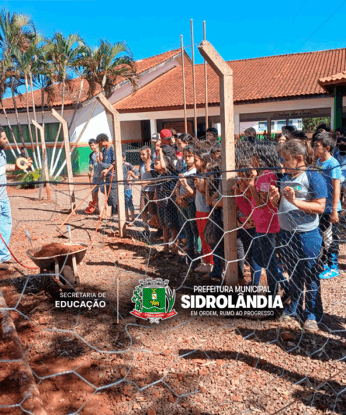 Ex-aluno retorna à escola e inspira estudantes em projeto de horta educativa em Sidrolândia