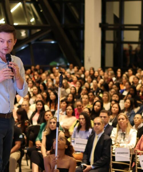 Prefeito Lucas Foroni lidera iniciativa histórica em defesa de uma educação pública de qualidade