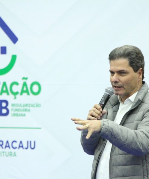 Prefeitura de Maracaju assina ordem de serviço para construção de 109 casas e entrega títulos definitivos a moradores