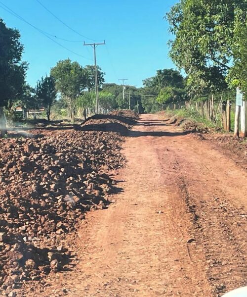 Prefeitura de Sidrolândia realiza manutenção nas estradas do Assentamento Terra Roxa