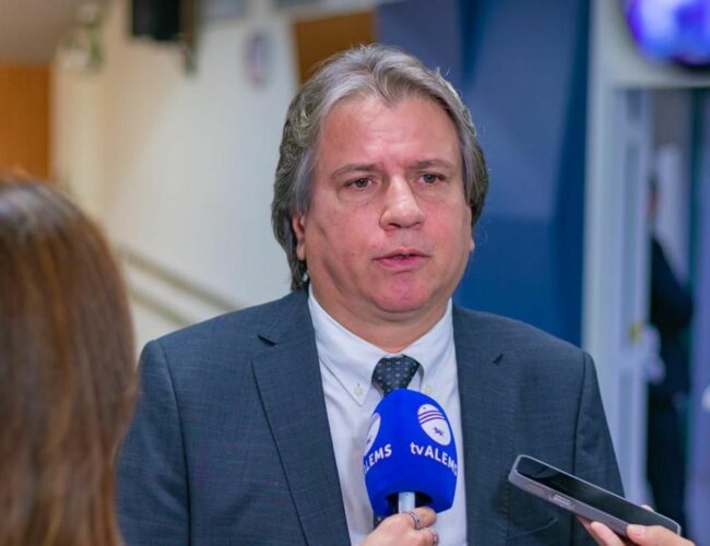 Pesquisa aponta Caravina entre os três deputados mais bem avaliados de Mato Grosso do Sul