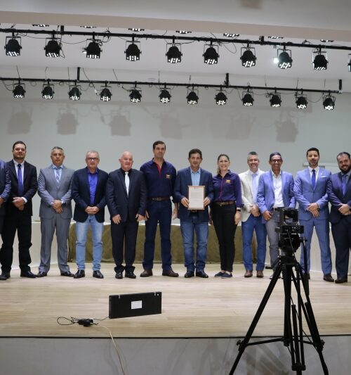 CTG Nova Querência recebe moção de parabenização pela realização da “Semana Farroupilha 2025”