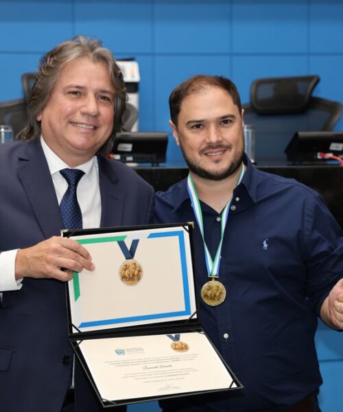 Em noite de reconhecimento aos profissionais do rodeio, ALEMS homenageia o vice-prefeito de Rio Brilhante, Dr. Leonardo