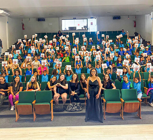 Educação e literatura em foco: manhã de autógrafos encanta alunos e professores em Maracaju
