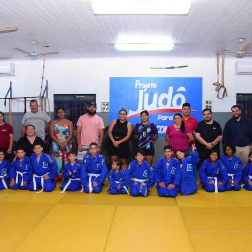 Projeto Judô Para Todos entrega novos kimonos a jovens atletas e reforça compromisso com o esporte em Maracaju