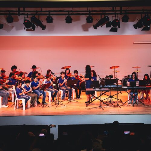 Noite de cultura e talento emociona famílias e celebra expansão das oficinas artísticas em Maracaju