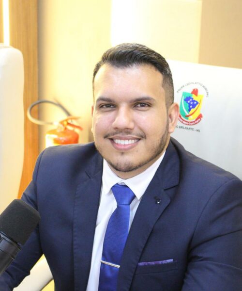 Com Moção de Aplausos e doação de 2 mil Bíblias, Daverson Matos destaca papel do Evangelho em Rio Brilhante