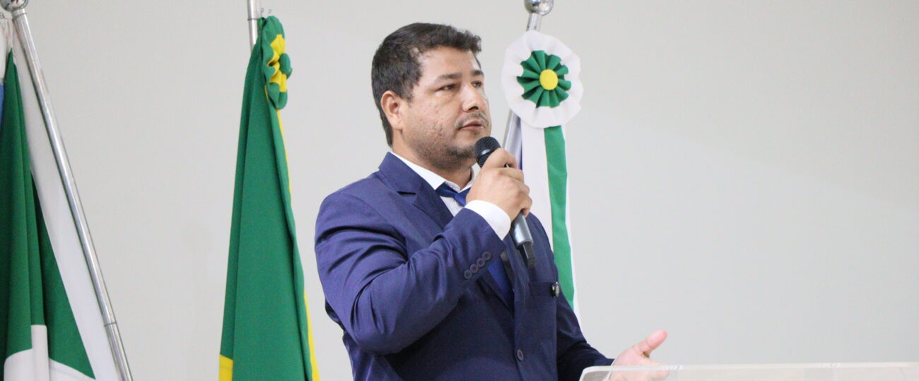 Vereadores Daniel cobra redução da tarifa de esgoto na Vila Juquita e região durante a 42ª sessão ordinária