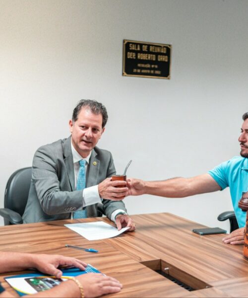 Vereador PC e presidente da APERB se reúnem com deputado Renato Camara, que reafirma destinação de R$ 150 mil para Rio Brilhante