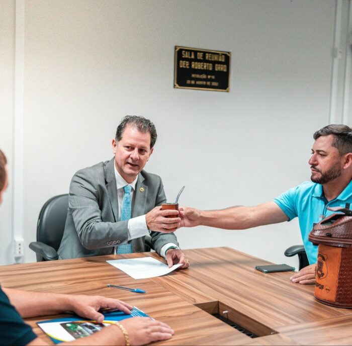 Vereador PC e presidente da APERB se reúnem com deputado Renato Camara, que reafirma destinação de R$ 150 mil para Rio Brilhante