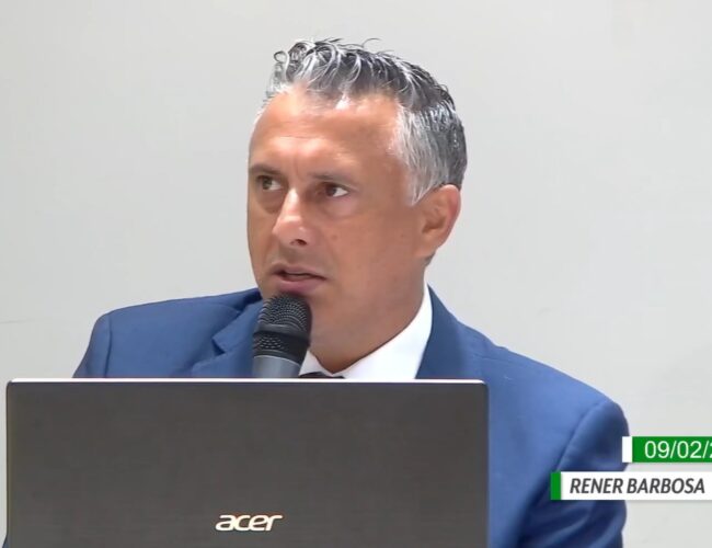 Vereador Rener Barbosa cobra mais agilidade da Gemutran e sugere transferência do departamento para a Secretaria de Obras