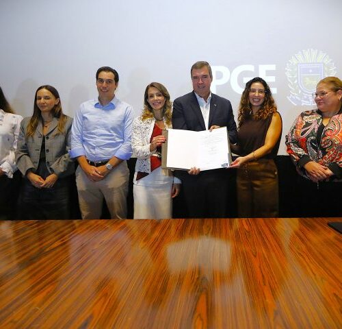 Transparência e inclusão: Governo de MS assina decreto para tornar linguagem pública mais clara ao cidadão