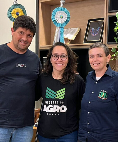Prefeito se reúne com vencedora do reality “Mestres do Agro” em Sidrolândia