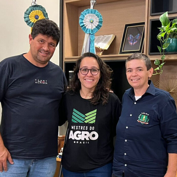 Prefeito se reúne com vencedora do reality “Mestres do Agro” em Sidrolândia