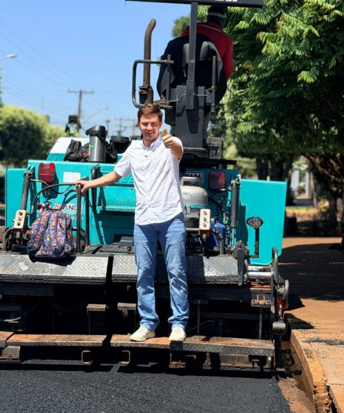 Prefeito Lucas Foroni acompanha os serviços de mais de R$ 3 milhões em recapeamento em Rio Brilhante
