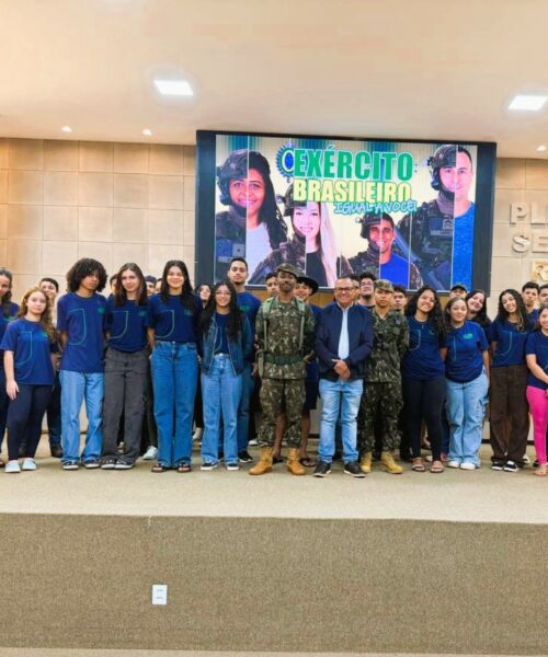 Câmara Municipal promove palestra sobre ingresso na carreira militar para jovens estudantes