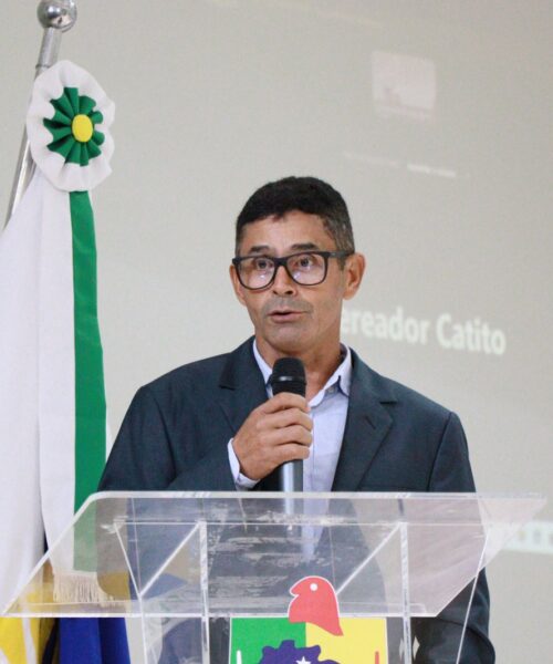 Vereador Nego do Povo cobra solução para imóvel abandonado e pede mais acessibilidade na Festa da Linguiça